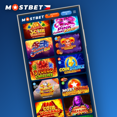Rozdané karty blackjacku a hromádka žetonů na stole v Mostbet kasinu